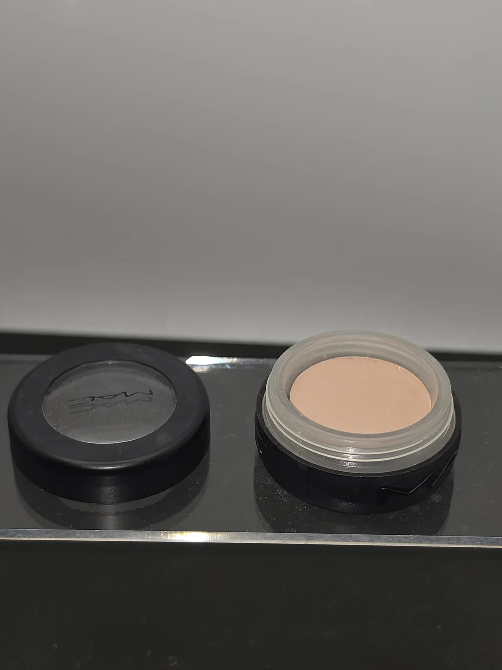 VINTAGE MAC 1990s SCREW TOP EYESHADOW- 